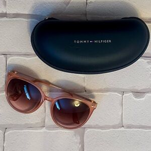 Tommy Hilfiger Sunglasses with case